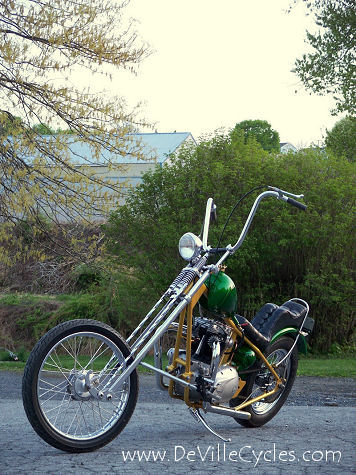 Nothing says1971 like Organic Green Kandy over a blend of Gold Flake & Pearls lace paint and stripes. Pure DeVille vintage style!
